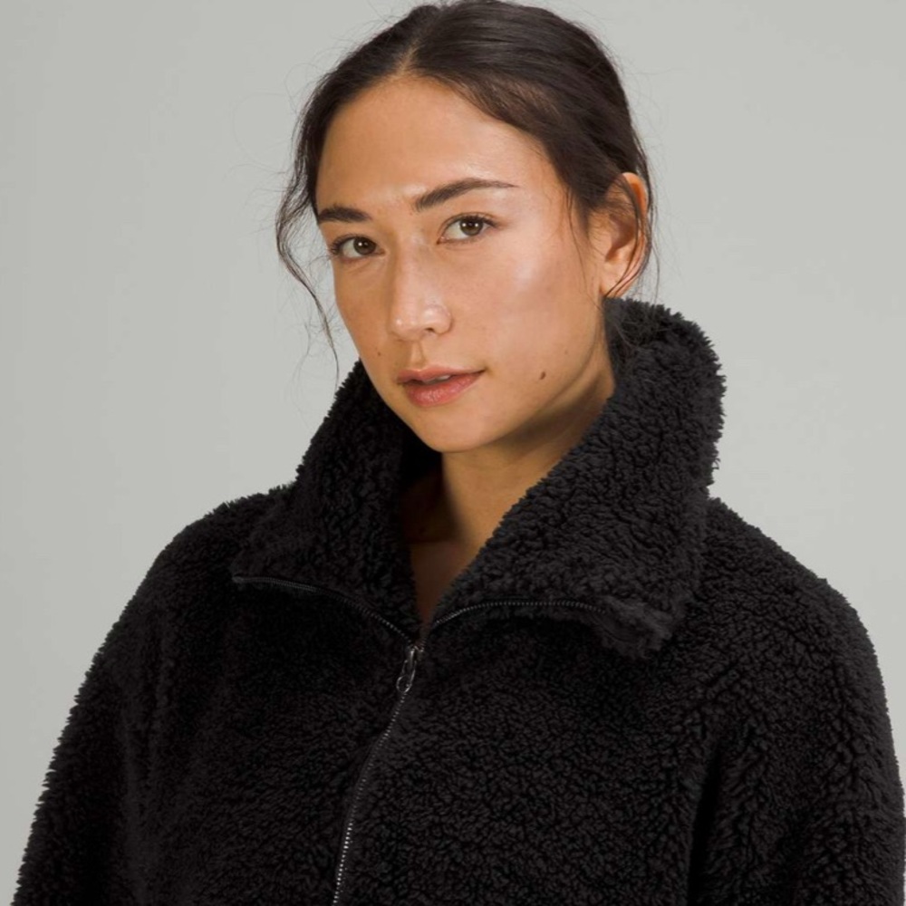 Lululemon Cinchable Fleece Zip-Up
Black Teddy Jacket Size 8 NWOT